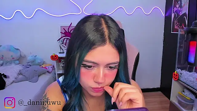 CuteDani  online show from October 10, 2025, 8:35 am