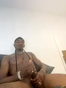 AndreMillz69 online show from November 25, 2025, 9:53 am