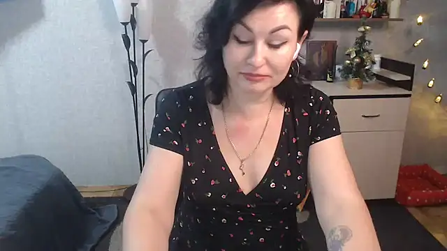 Snapshot of BeatriksS chatting on December 29, 2024, 8:04 pm BeatriksS online show from December 29, 2024, 8:04 pm