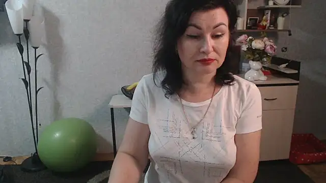 Snapshot of BeatriksS chatting on February 11, 2025, 5:07 pm BeatriksS online show from February 11, 2025, 5:07 pm