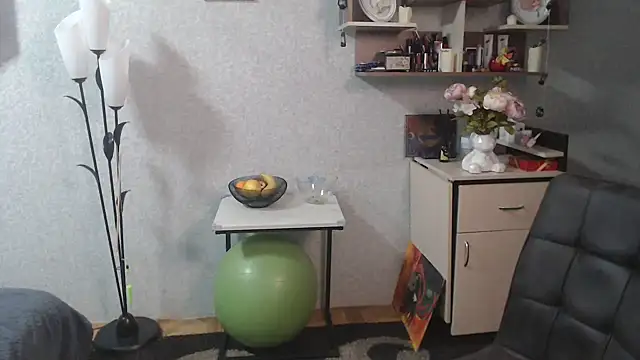 Snapshot of BeatriksS chatting on February 28, 2025, 3:15 pm BeatriksS online show from February 28, 2025, 3:15 pm