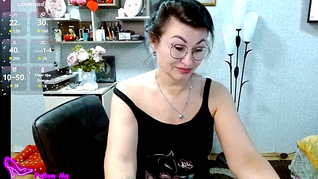 Snapshot of BeatriksS chatting on October 28, 2025, 4:09 pm BeatriksS online show from October 28, 2025, 4:09 pm