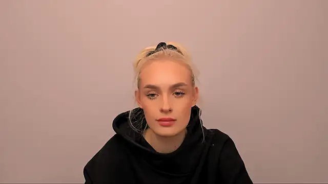 OliviaKisss online show from February 12, 2026, 2:34 pm