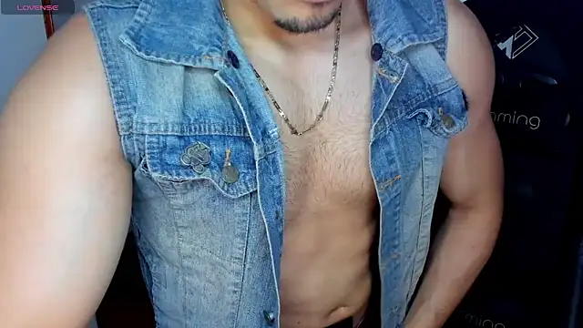 Snapshot of Tommy_Bred chatting on May 18, 2026, 6:25 pm Tommy Bred online show from May 18, 2026, 6:25 pm
