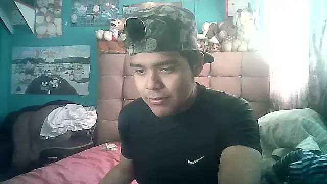 Valesh20 online show from November 24, 2025, 8:19 pm