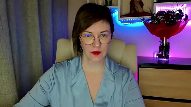 Snapshot of feliziaDesire chatting on February 18, 2026, 4:30 am feliziaDesire online show from February 18, 2026, 4:30 am