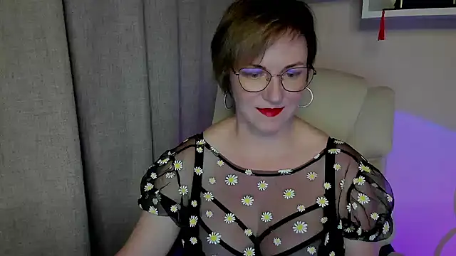 feliziaDesire online show from June 12, 2026, 4:28 pm