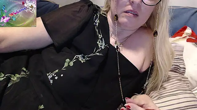 martachatte online show from September 25, 2025, 7:50 pm