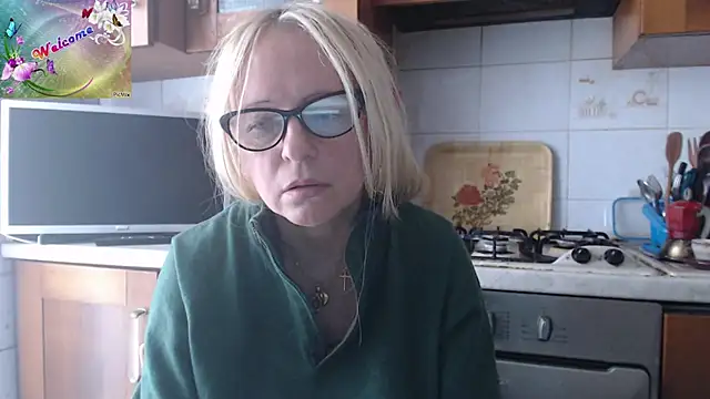 martachatte online show from September 27, 2025, 8:08 am