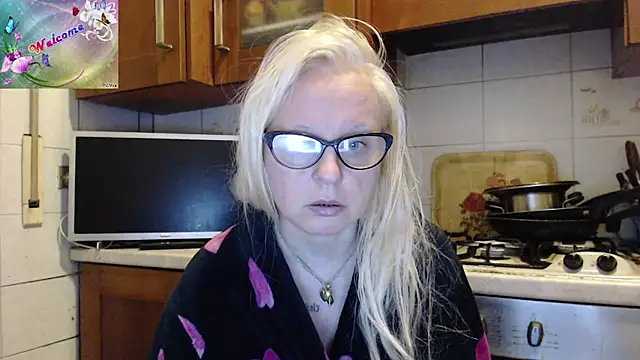 martachatte online show from October 9, 2025, 3:04 am