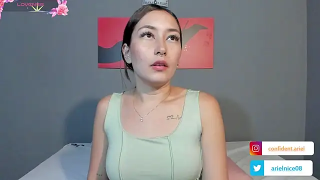 Snapshot of ariel35 chatting on March 13, 2025, 10:10 pm ariel35 online show from March 13, 2025, 10:10 pm