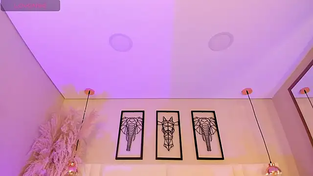 Rebeca jones online show from October 30, 2025, 12:06 pm