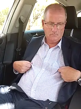 stiffandlubedxh online show from March 5, 2025, 2:36 am