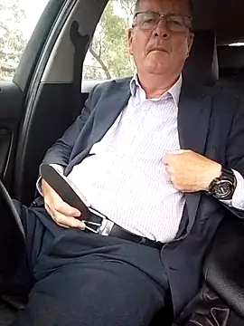 stiffandlubedxh online show from March 4, 2026, 8:48 pm