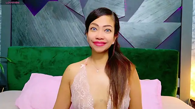 ElyaQuinn online show from January 22, 2025, 7:35 am