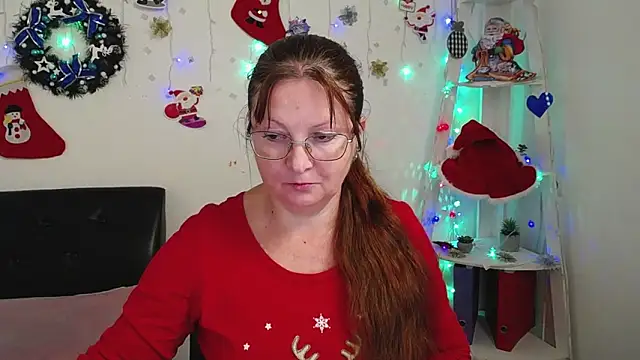 Snapshot of VanessaHotts chatting on December 26, 2024, 2:05 pm VanessaHotts online show from December 26, 2024, 2:05 pm