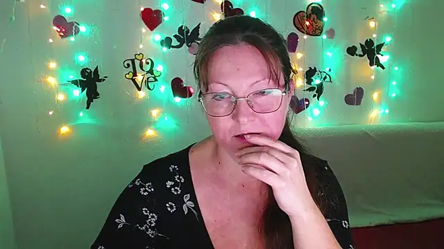 Snapshot of VanessaHotts chatting on January 31, 2025, 9:27 am VanessaHotts online show from January 31, 2025, 9:27 am