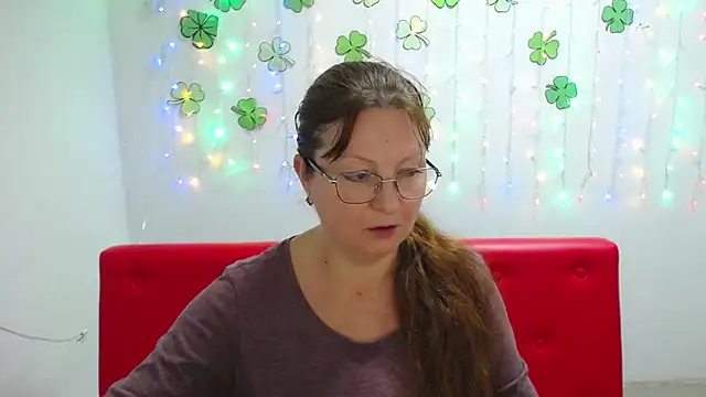 Snapshot of VanessaHotts chatting on March 14, 2025, 9:03 am VanessaHotts online show from March 14, 2025, 9:03 am