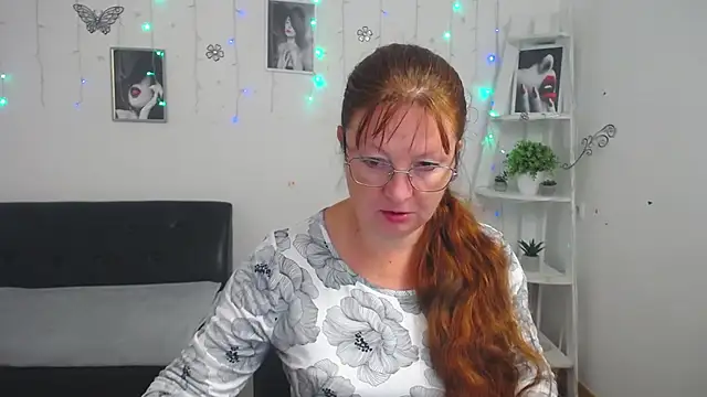 Snapshot of VanessaHotts chatting on September 13, 2025, 5:07 am VanessaHotts online show from September 13, 2025, 5:07 am