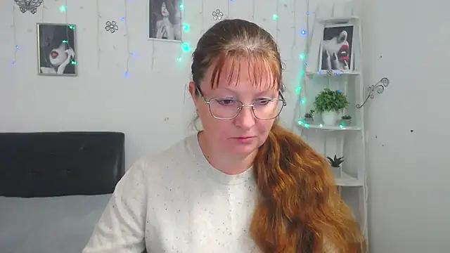 Snapshot of VanessaHotts chatting on October 3, 2025, 7:16 am VanessaHotts online show from October 3, 2025, 7:16 am