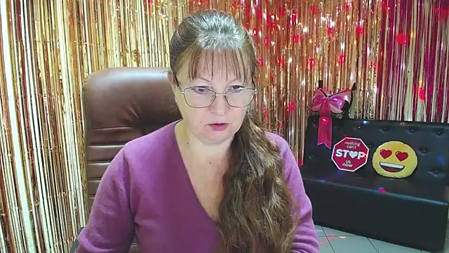 Snapshot of VanessaHotts chatting on October 15, 2025, 5:07 am VanessaHotts online show from October 15, 2025, 5:07 am