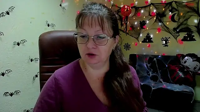 Snapshot of VanessaHotts chatting on October 25, 2025, 5:04 am VanessaHotts online show from October 25, 2025, 5:04 am