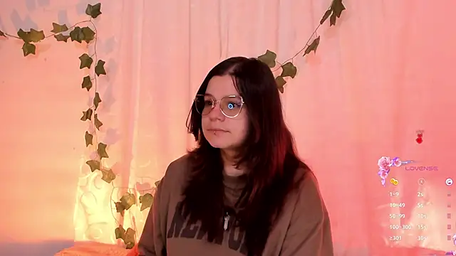 Snapshot of Mey_moon chatting on March 21, 2025, 4:28 am Mey moon online show from March 21, 2025, 4:28 am