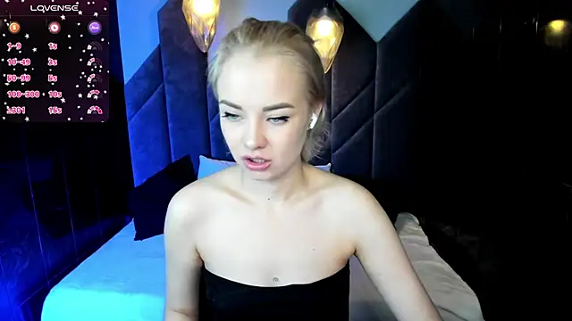 StephanieSweety online show from February 25, 2025, 10:29 pm