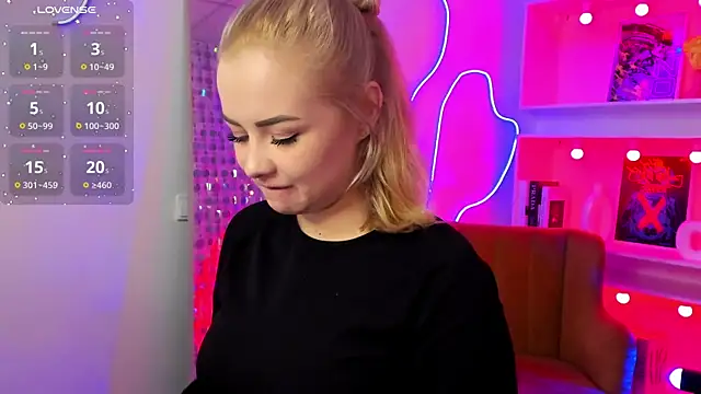 StephanieSweety online show from April 6, 2026, 5:25 pm