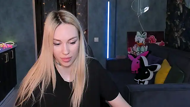 Blckmirrorr online show from February 16, 2026, 2:51 am