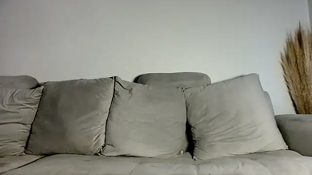 BedroomBullyX5 online show from September 26, 2025, 10:08 am