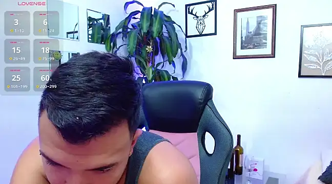 Snapshot of mathew_vidal1 chatting on March 13, 2025, 4:27 am mathew vidal1 online show from March 13, 2025, 4:27 am