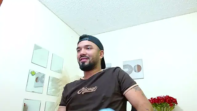 Snapshot of mathew_vidal1 chatting on October 11, 2025, 10:19 pm mathew vidal1 online show from October 11, 2025, 10:19 pm