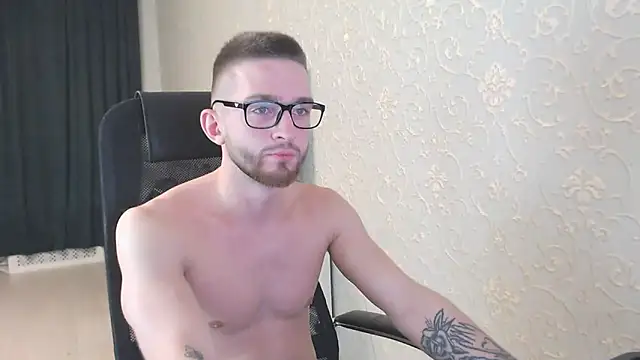 Snapshot of Marselle_Laker chatting on January 14, 2025, 10:34 pm Marselle Laker online show from January 14, 2025, 10:34 pm