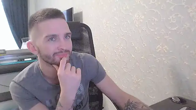 Snapshot of Marselle_Laker chatting on February 6, 2025, 12:59 pm Marselle Laker online show from February 6, 2025, 12:59 pm