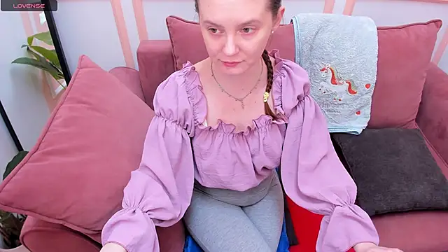 JannaVerdi  online show from February 10, 2026, 6:50 am