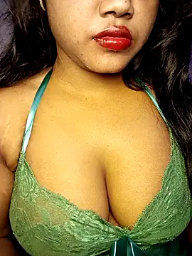 Snapshot of Hotlisa chatting on November 25, 2025, 4:40 pm Hotlisa online show from November 25, 2025, 4:40 pm