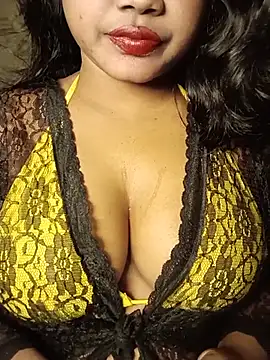 Hotlisa online show from May 26, 2026, 5:20 pm
