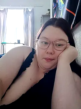 Snapshot of Sexycurvyemilyy chatting on February 1, 2026, 2:48 pm Sexycurvyemilyy online show from February 1, 2026, 2:48 pm