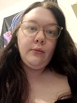 Snapshot of Sexycurvyemilyy chatting on February 10, 2026, 4:05 am Sexycurvyemilyy online show from February 10, 2026, 4:05 am