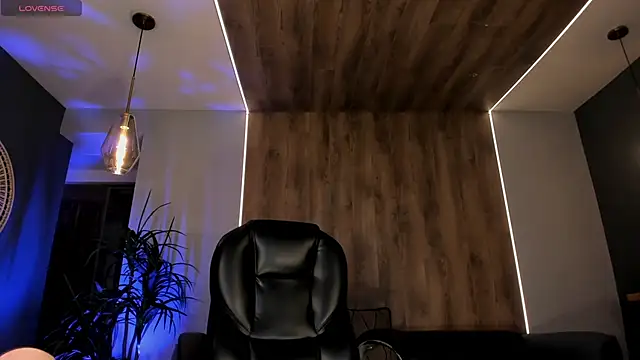 SophiePalmer online show from October 23, 2025, 11:20 am