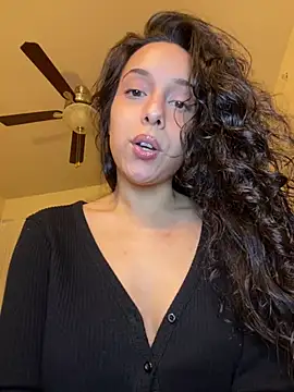 Snapshot of Natur4lBeautyb33 chatting on December 14, 2024, 5:40 am Natur4lBeautyb33 online show from December 14, 2024, 5:40 am