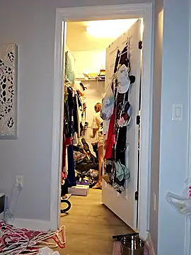 SkyelarSommer online show from January 13, 2026, 6:08 am