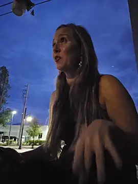 SkyelarSommer online show from April 26, 2026, 12:19 am