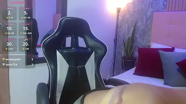 victoria  milf  online show from January 8, 2026, 8:11 pm