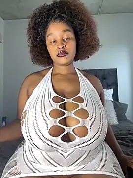 Snapshot of KnockoutBestie chatting on January 18, 2025, 8:10 am KnockoutBestie online show from January 18, 2025, 8:10 am