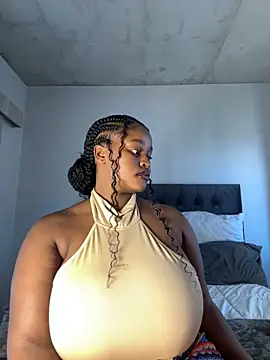 Snapshot of KnockoutBestie chatting on March 10, 2025, 7:32 am KnockoutBestie online show from March 10, 2025, 7:32 am