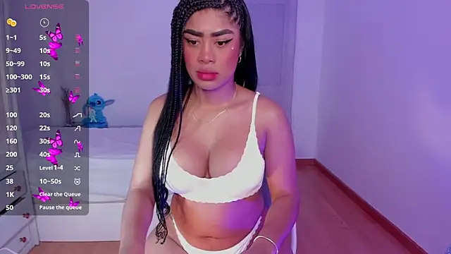 Snapshot of briana_walker chatting on March 3, 2025, 9:11 am briana walker online show from March 3, 2025, 9:11 am