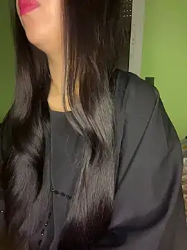 Snapshot of Mayacrayzi chatting on February 3, 2026, 11:37 am Mayacrayzi online show from February 3, 2026, 11:37 am