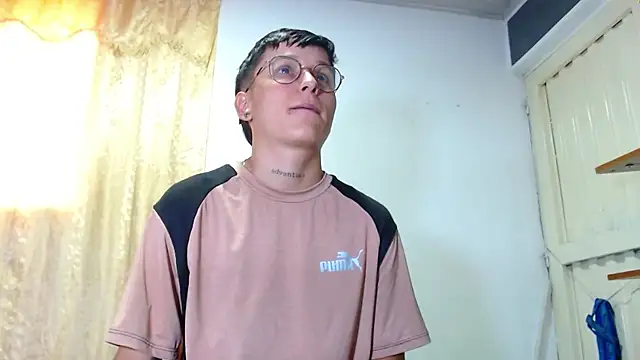 Snapshot of Tamarahryan chatting on December 6, 2024, 6:50 pm Tamarahryan online show from December 6, 2024, 6:50 pm